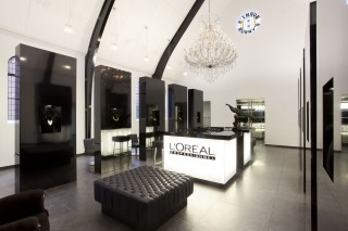 Poef op maat gecapitonneerd - Projecten - Realisaties